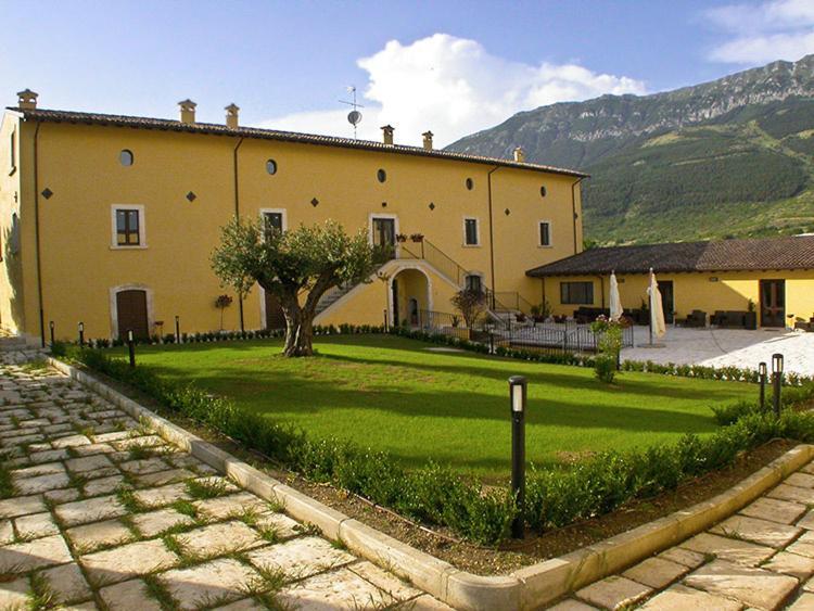 Villa Giovina Pratola Peligna Ngoại thất bức ảnh